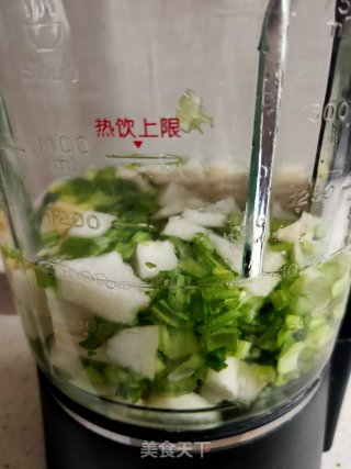 芹菜雪梨汁的做法步骤：5