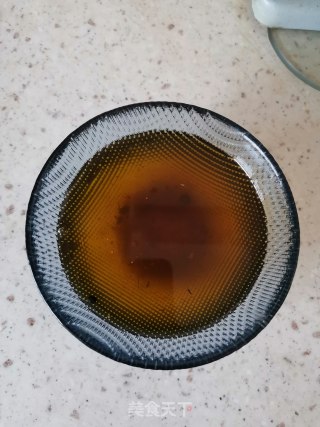 爆炒尖椒圆白菜的做法步骤：1