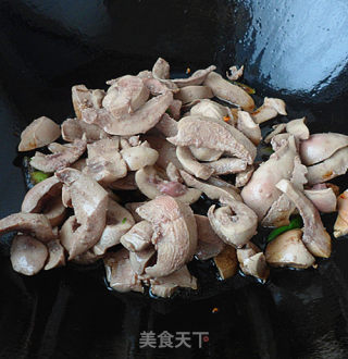 蒜苗炒猪腰的做法步骤：6