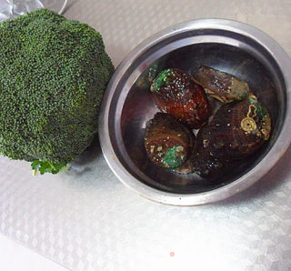 浇汁儿鲍鱼饭的做法步骤：1