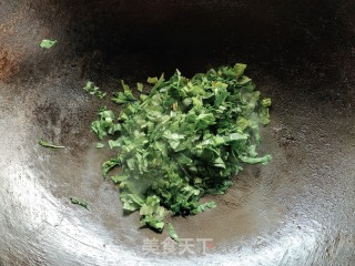 荠菜炒鸡蛋的做法步骤：4