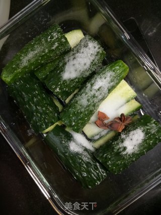 酸黄瓜的做法步骤：2