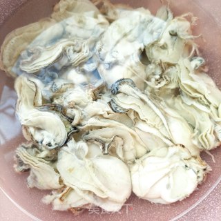 蒜香生蚝的做法步骤：1