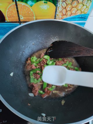 辣椒炒肥肠的做法步骤：10