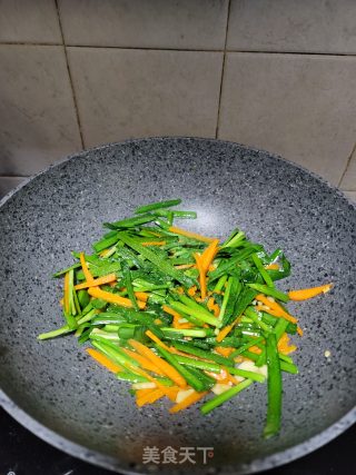 胡萝卜炒韭菜的做法步骤：6