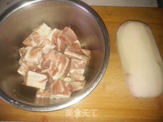 莲藕排骨汤的做法步骤：1