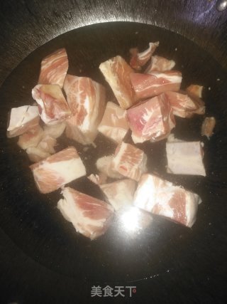 莲藕排骨汤的做法步骤：2
