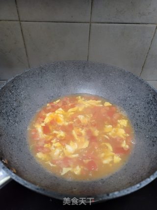 香菜番茄蛋汤的做法步骤：6