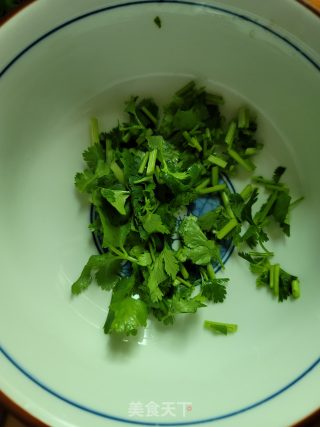 香菜番茄蛋汤的做法步骤：7