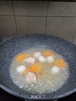 胡萝卜菠菜丸子汤的做法步骤：3