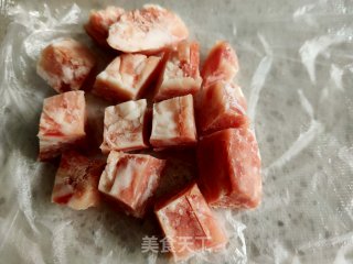 洋葱香菇炒肉末的做法步骤：2