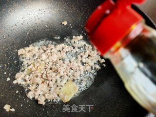 洋葱香菇炒肉末的做法步骤：10