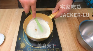 超简单牛奶麻薯球，材料简单、制作方便，软软糯糯真好吃。的做法步骤：2