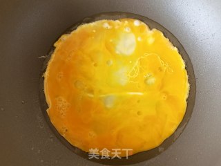 胡萝卜蒜苗炒鸡蛋的做法步骤：5
