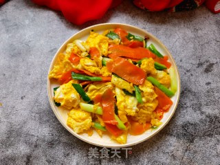 胡萝卜蒜苗炒鸡蛋的做法步骤：15