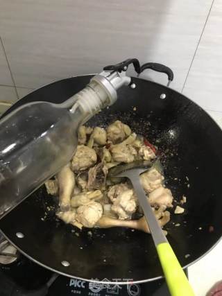 红烧鸡的做法步骤：3