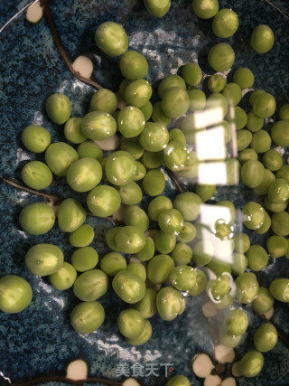 青豆肉末橄榄的做法步骤：1