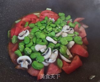 西红柿豆瓣蘑菇汤的做法步骤：2