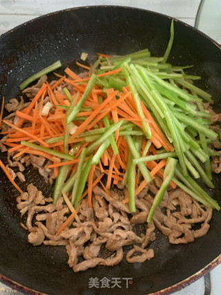 香辣肉丝的做法步骤：4