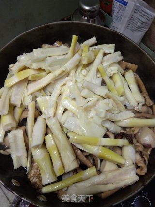 鱿鱼爆炒苦笋的做法步骤：5