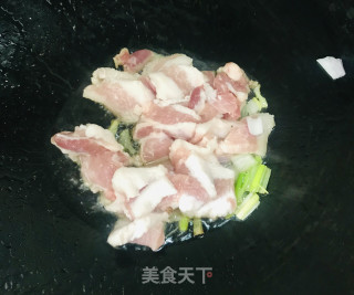 肉片炒粉的做法步骤：2