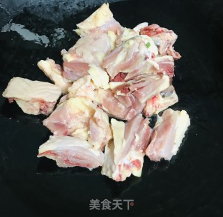黄花菜烧鸡的做法步骤：3
