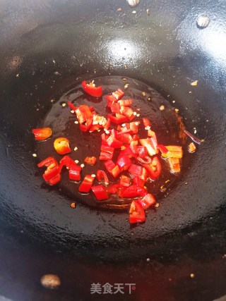蕨菜干炒麻辣肠的做法步骤：14