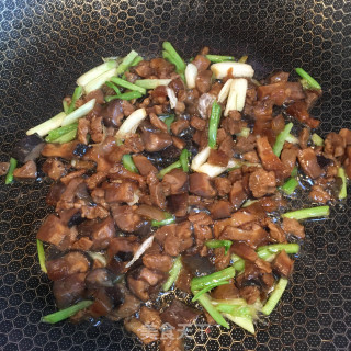 香菇肉末烧杏鲍菇的做法步骤：5
