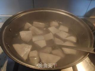 芋头圣女果沙拉的做法步骤：2