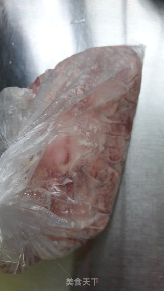 肉末炒甜豆粒的做法步骤：2