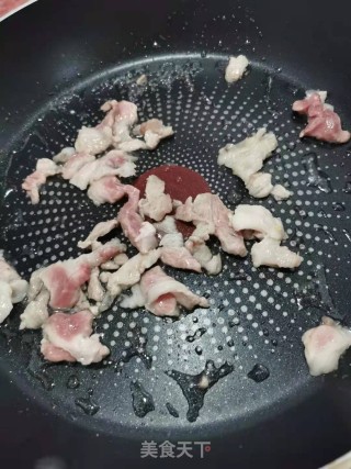 灯笼椒洋葱炒肉片的做法步骤：3