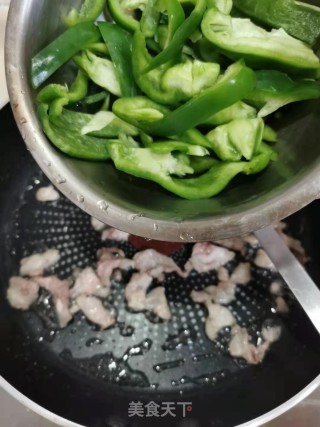 灯笼椒洋葱炒肉片的做法步骤：4