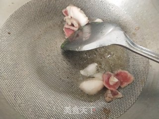 毛葱土豆片炒肉的做法步骤：2
