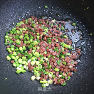 青豆玉米炒饭的做法步骤：5