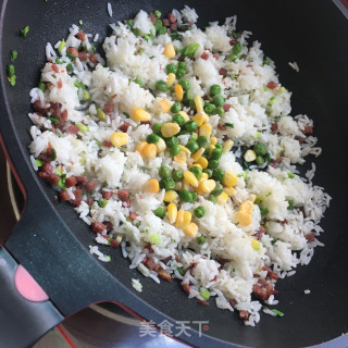 青豆玉米炒饭的做法步骤：6