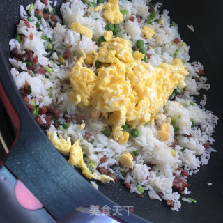 青豆玉米炒饭的做法步骤：7