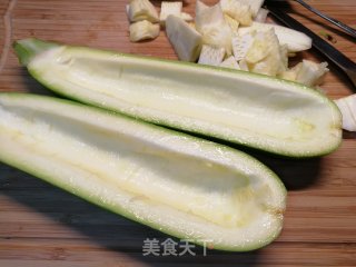轻松减肥低脂美食～西葫芦炖蛋的做法步骤：2