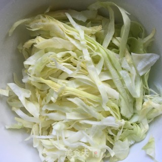 培根包菜鸡蛋饼的做法步骤：3