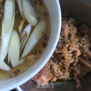 大葱虾肉包的做法步骤：8