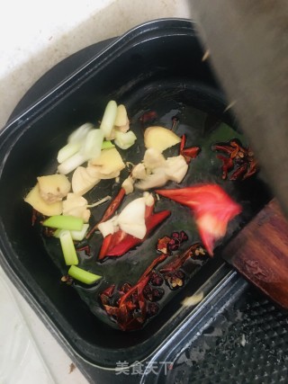 青蒜炒腊猪脸的做法步骤：4