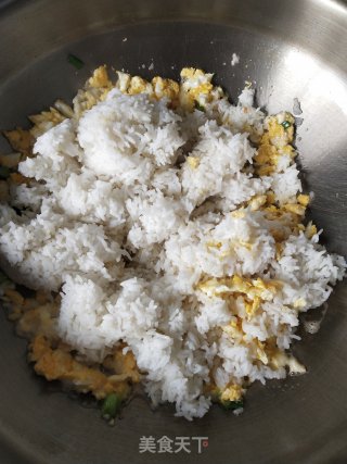 蛋炒饭的做法步骤：5