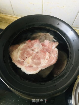 羊脖子烩萝卜的做法步骤：2