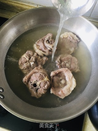 羊脖子烩萝卜的做法步骤：6