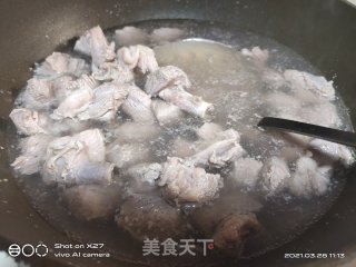 芹菜烧牛腩的做法步骤：3