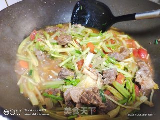 芹菜烧牛腩的做法步骤：9