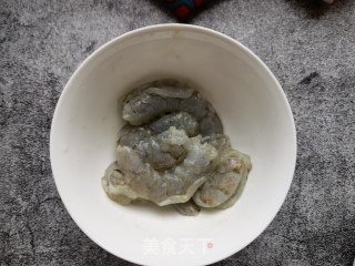 荷兰豆虾仁茄汁荞麦面的做法步骤：2