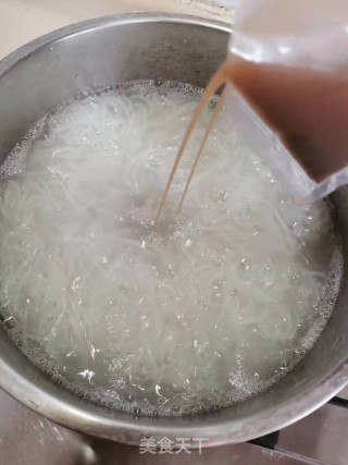 完美螺蛳粉的做法步骤：7