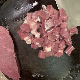 菠萝咕噜肉的做法步骤：1