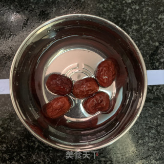 鱼胶炖牛奶的做法步骤：3