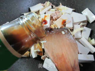 肉丝笋丝炒香锅豆腐的做法步骤：12